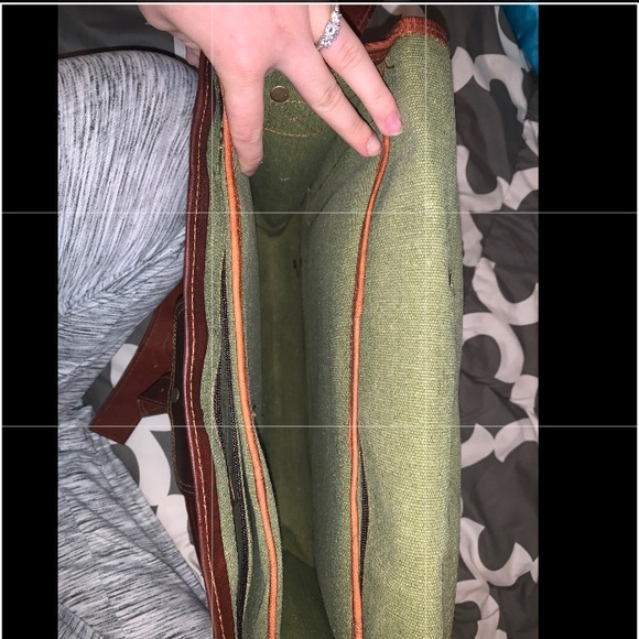 VINTAGE LEATHER MESSENGER BAG!! - Picture 5 of 8